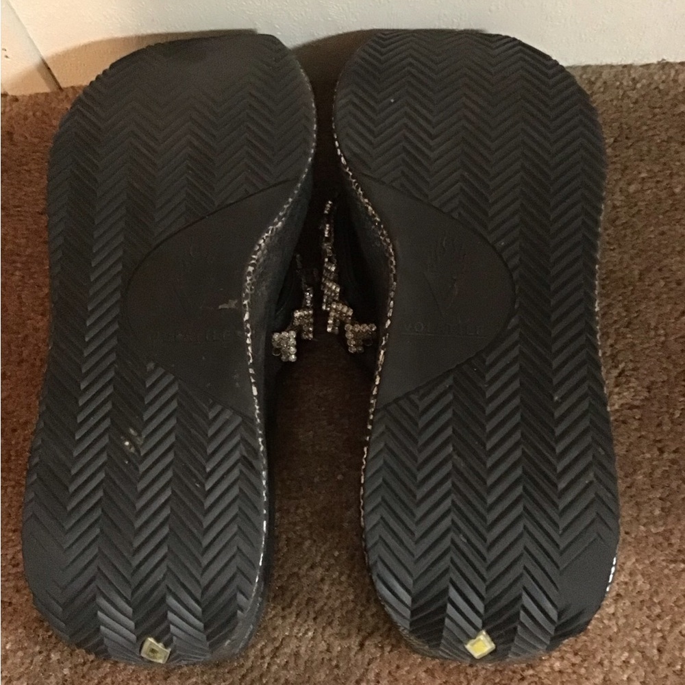 Volatile Black and Silver Sandals with Zigzag Pattern - Picture 2 of 2